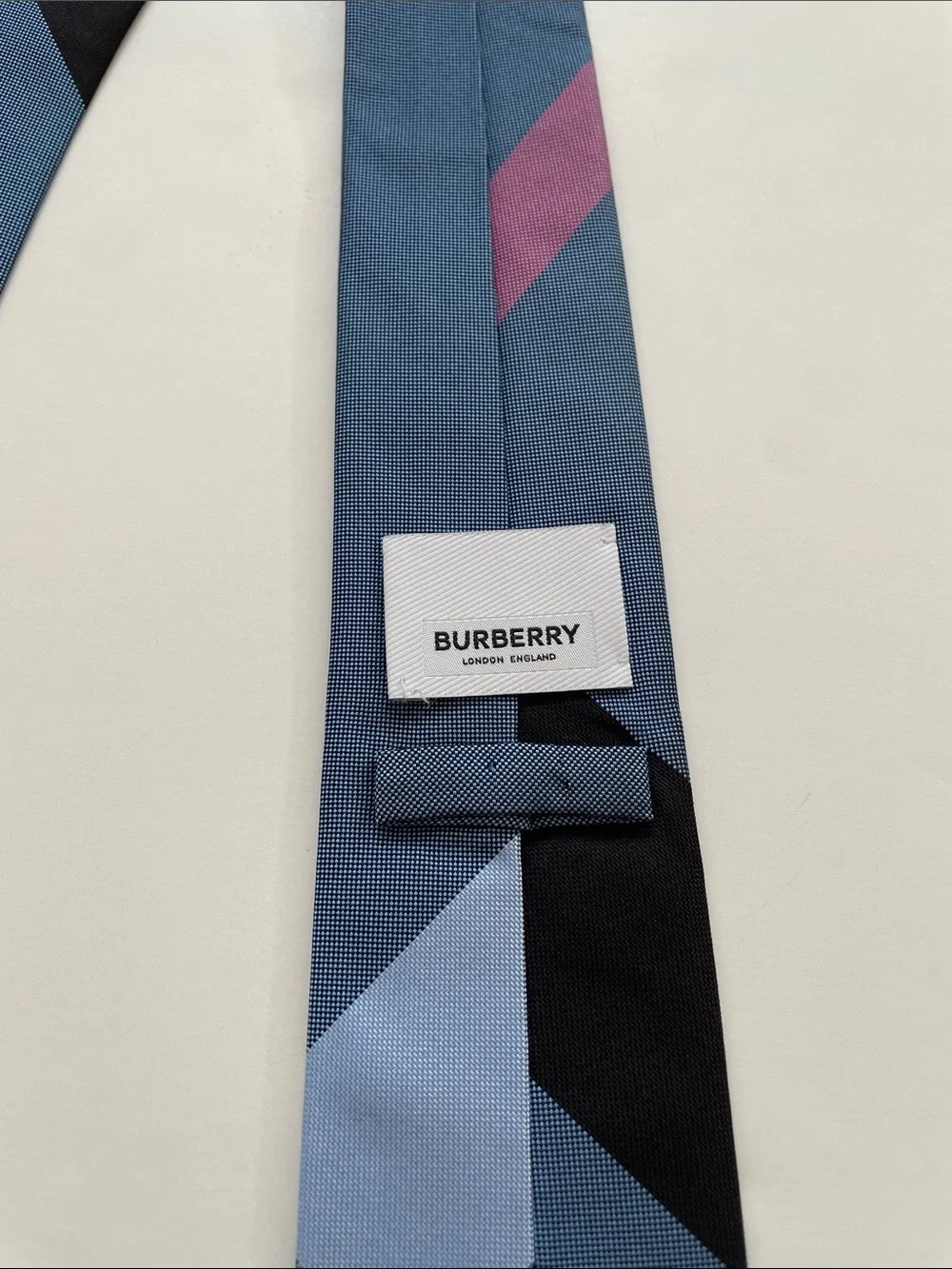 Burberry sophisticated silk